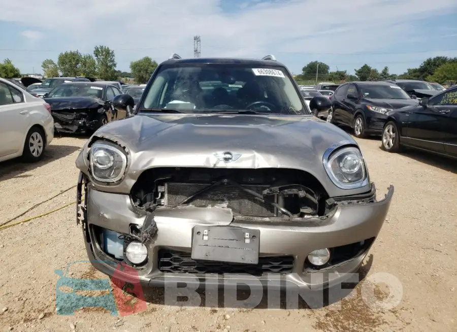 WMZYT5C33H3D81529 Photo# 5