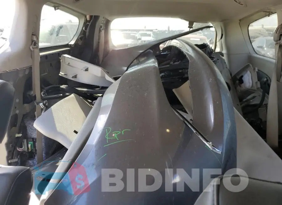 2C4RC1DG4LR258592 Photo# 10