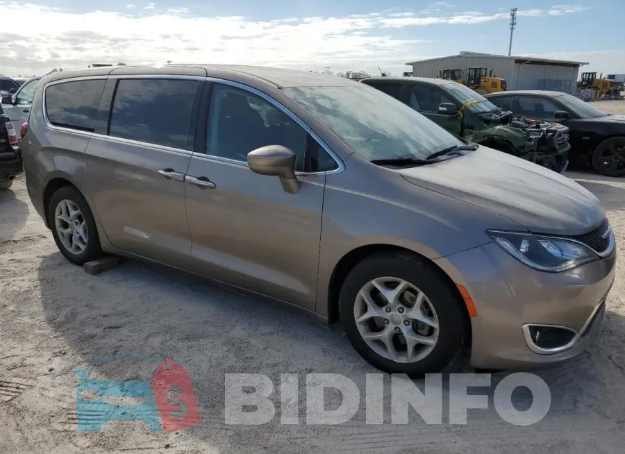 2C4RC1FG1JR227374 Photo# 4