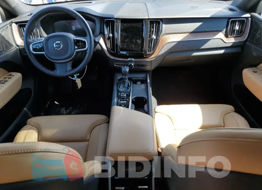 YV4102DL5M1765402 Photo# 8