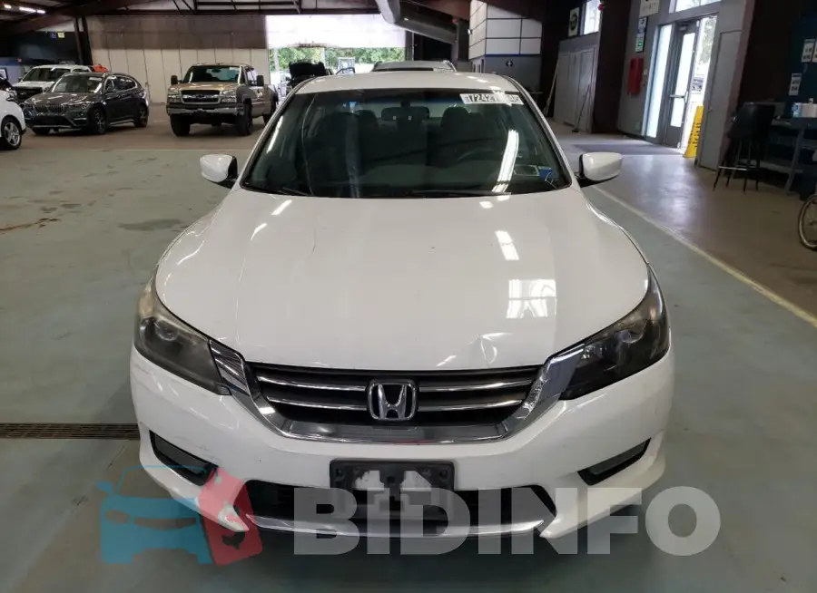 1HGCR2F57FA206793 Photo# 5