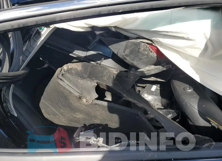5XXGT4L34JG226450 Photo# 10