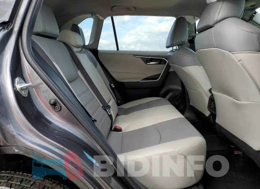 2T3C1RFV6PC235043 Photo# 11