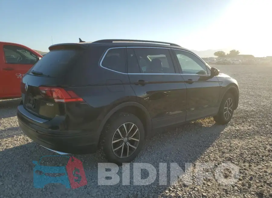 3VV2B7AX3KM182883 Photo# 3