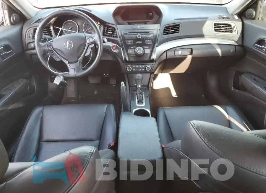 19UDE2F46JA003412 Photo# 8