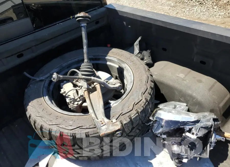3GTU9DED7KG309098 Photo# 12