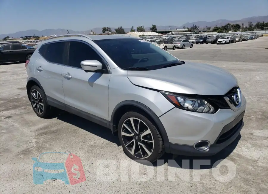 JN1BJ1CP3HW025815 Photo# 4