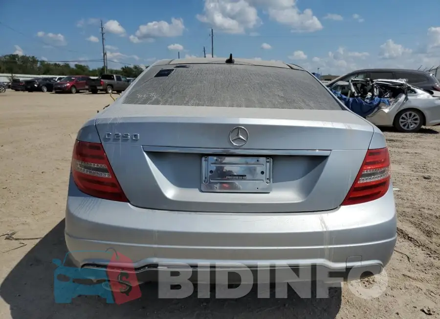 WDDGJ4HB6FG372702 Photo# 6