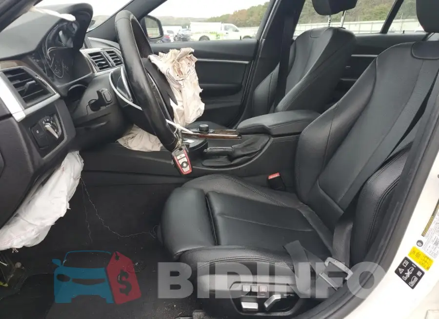 WBA8E3G5XGNU05834 Photo# 7