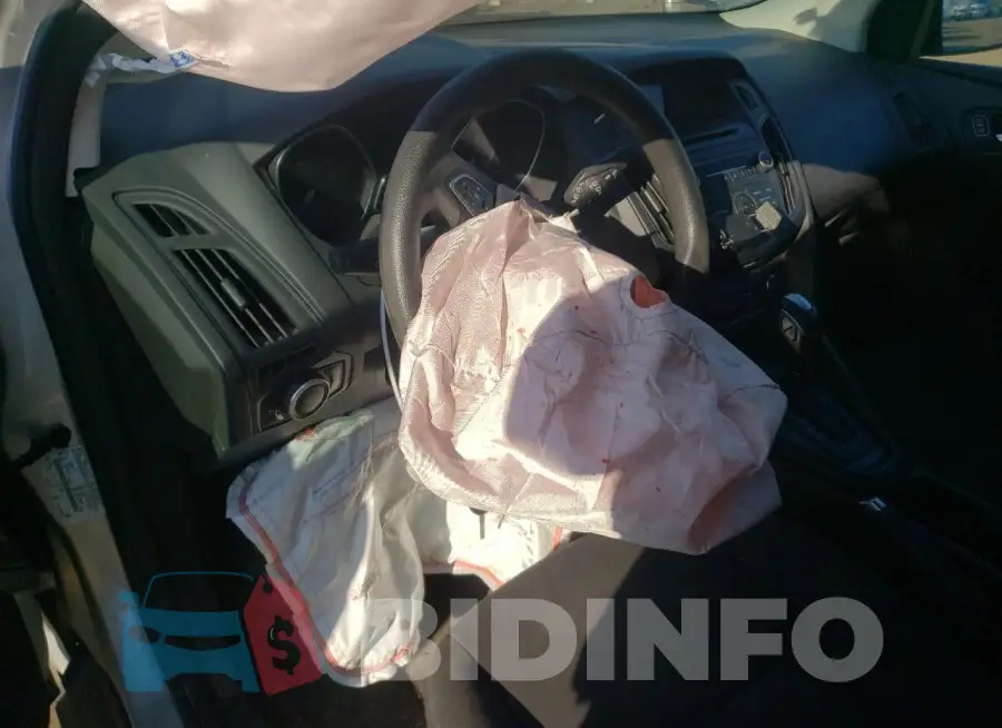 1FADP3K27GL208422 Photo# 8