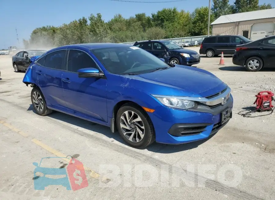 19XFC2F72GE098631 Photo# 4