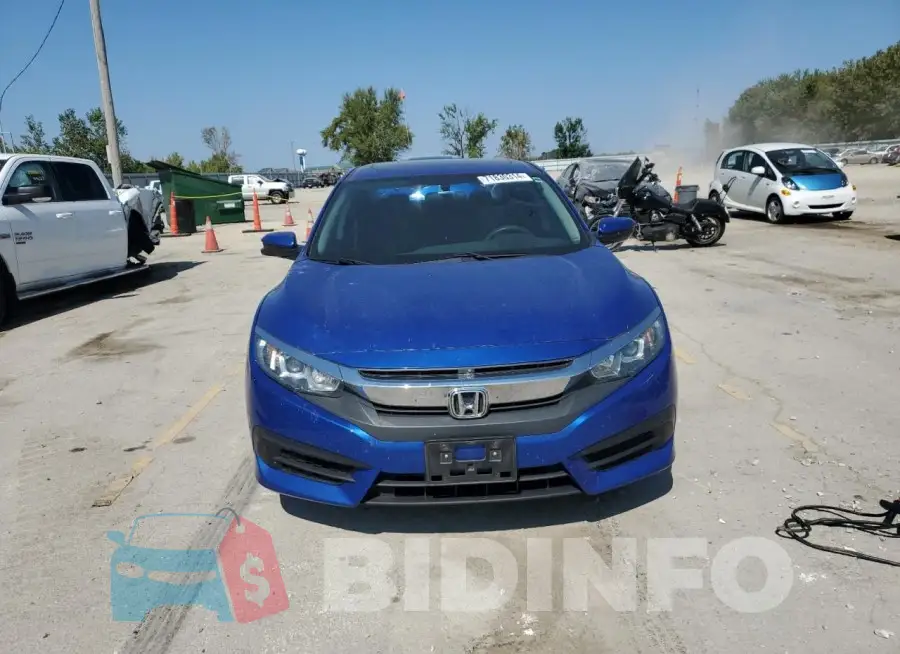 19XFC2F72GE098631 Photo# 5