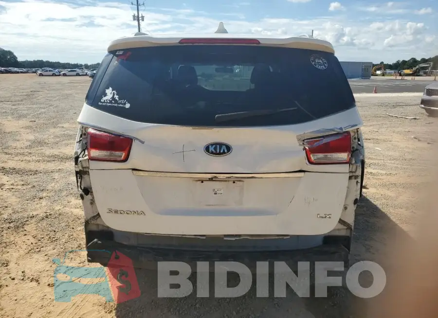 KNDMB5C10F6018405 Photo# 6