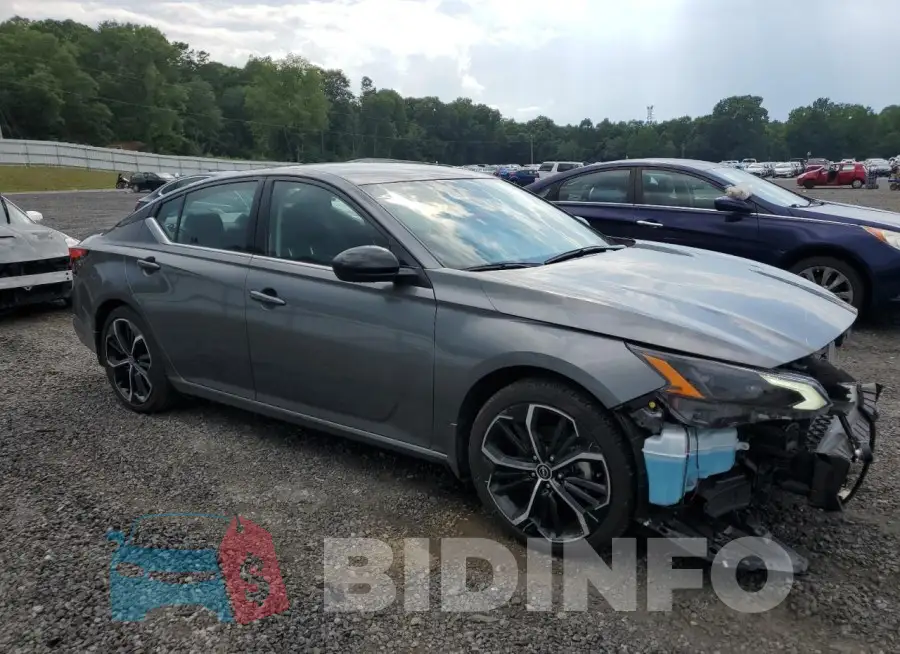 1N4BL4CV5PN415171 Photo# 4