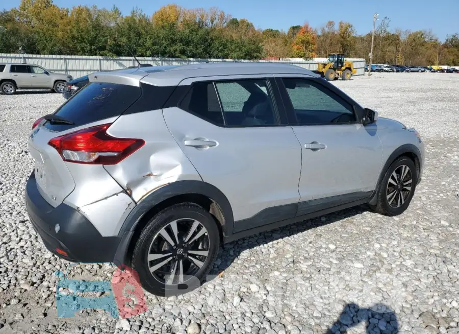 3N1CP5CU8JL522628 Photo# 3