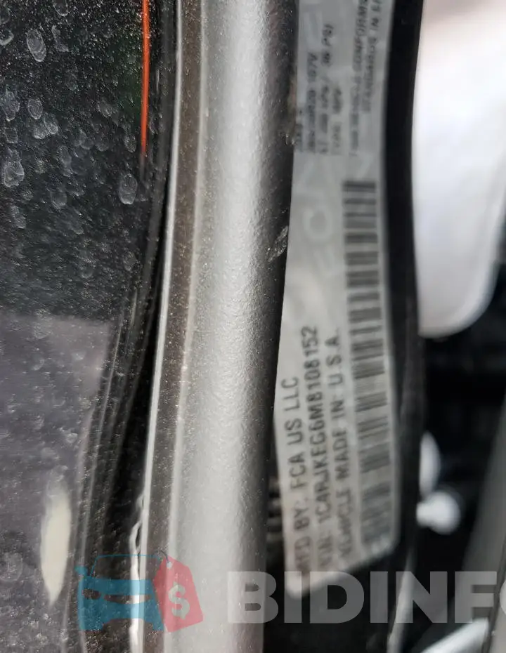 1C4RJKEG6M8108152 Photo# 12