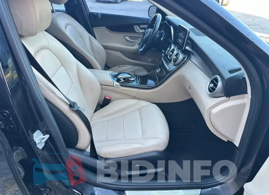 WDDWF4KB2GR140058 Photo# 5