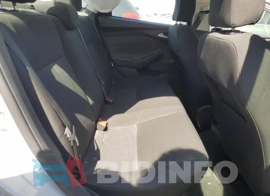 1FADP3F2XHL210886 Photo# 10