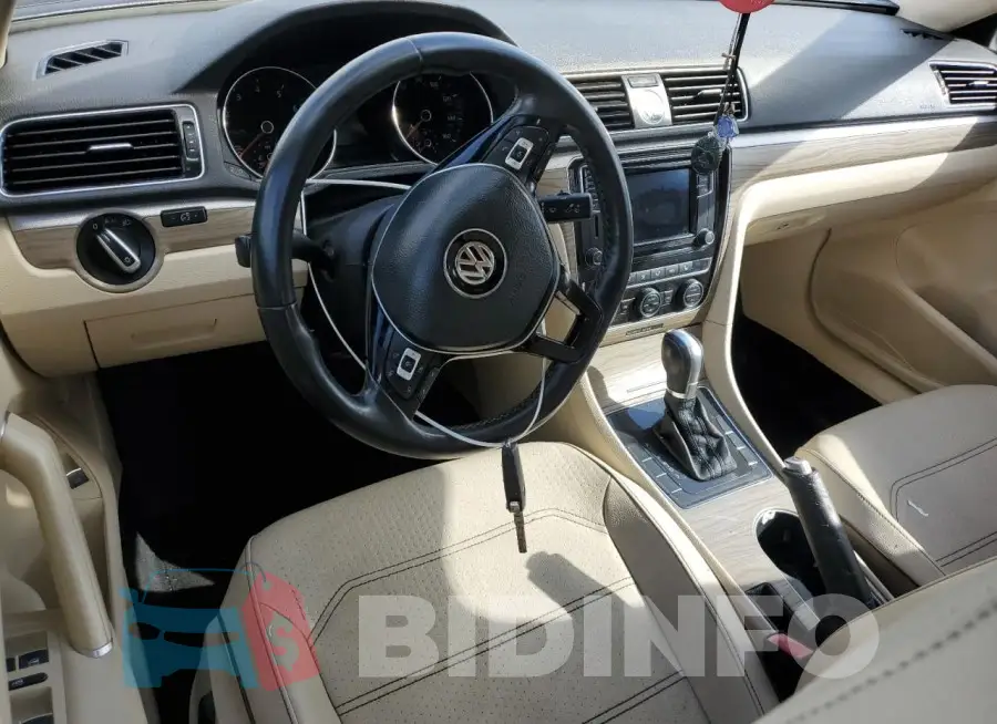 1VWBS7A36GC014270 Photo# 8