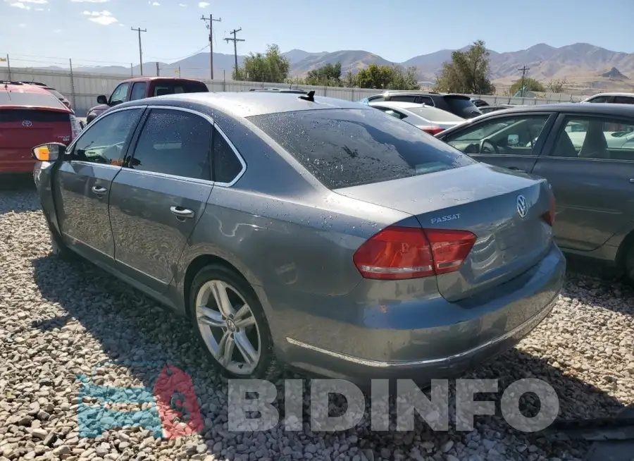 1VWBS7A38FC079443 Photo# 2