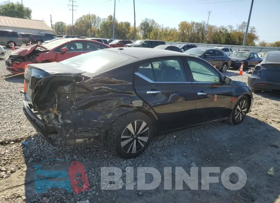 1N4BL4DV9NN315053 Photo# 3