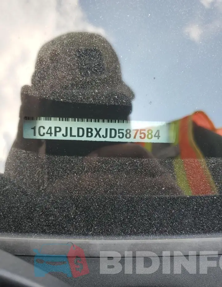 1C4PJLDBXJD587584 Photo# 12