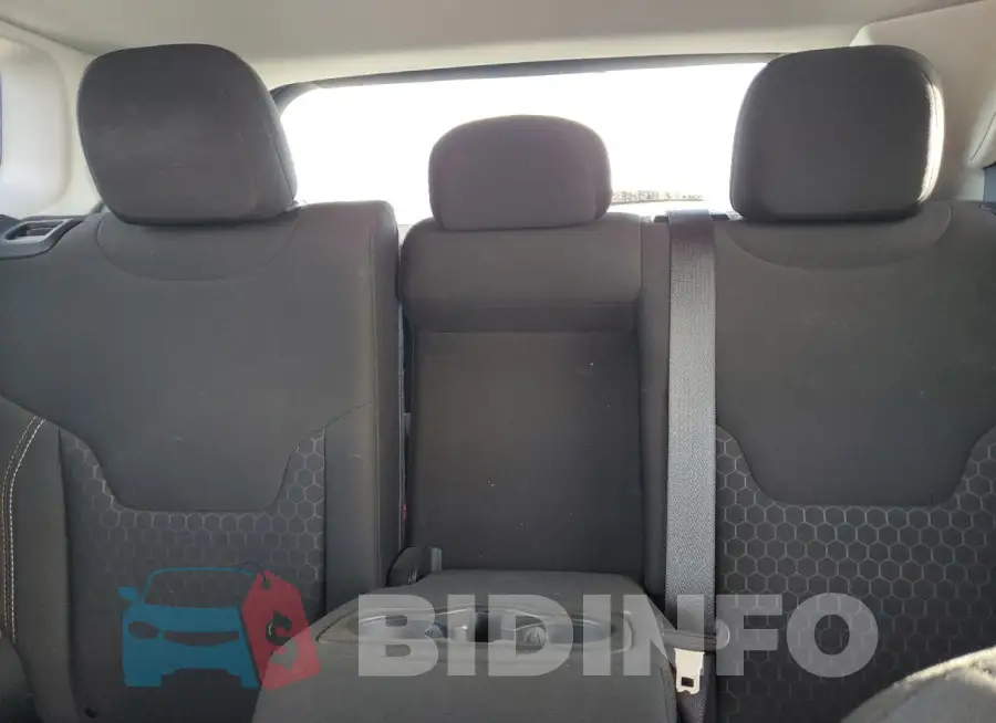 3C4NJDAB3LT174596 Photo# 10