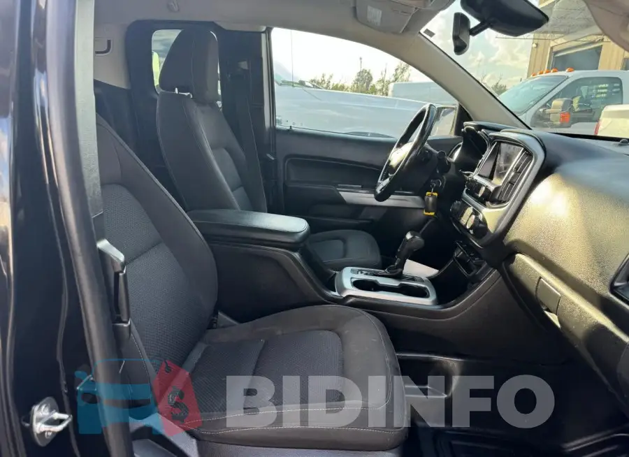 1GCHSCEA3M1250641 Photo# 5