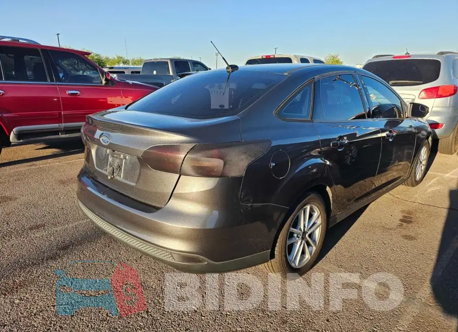 1FADP3F24GL373712 Photo# 4