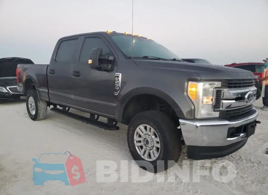 1FT7W2B69HEE24186 Photo# 4