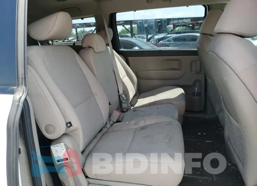 KNDMB5C19G6199134 Photo# 11