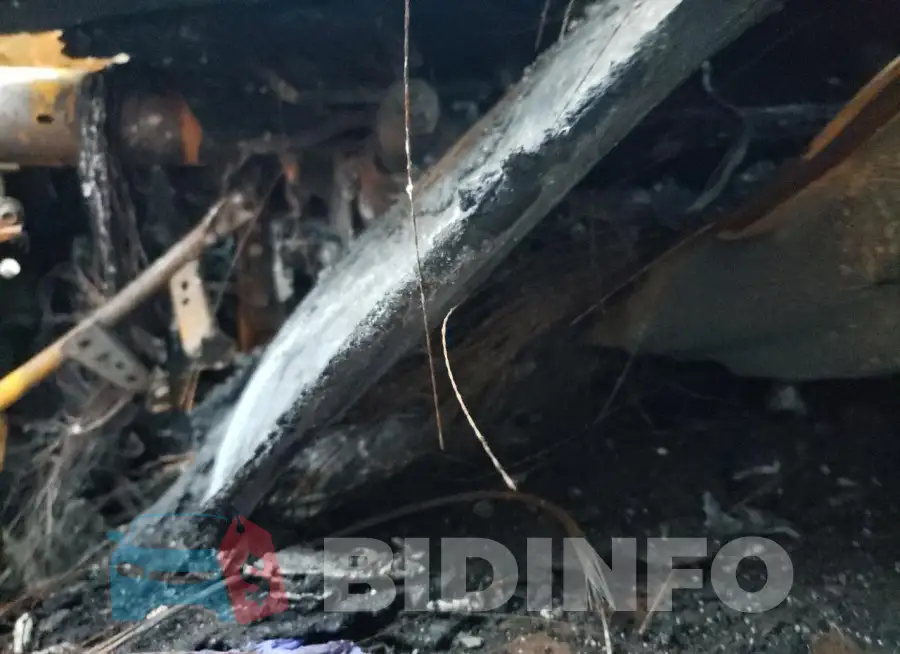 2T3D1RFV4KW003195 Photo# 9
