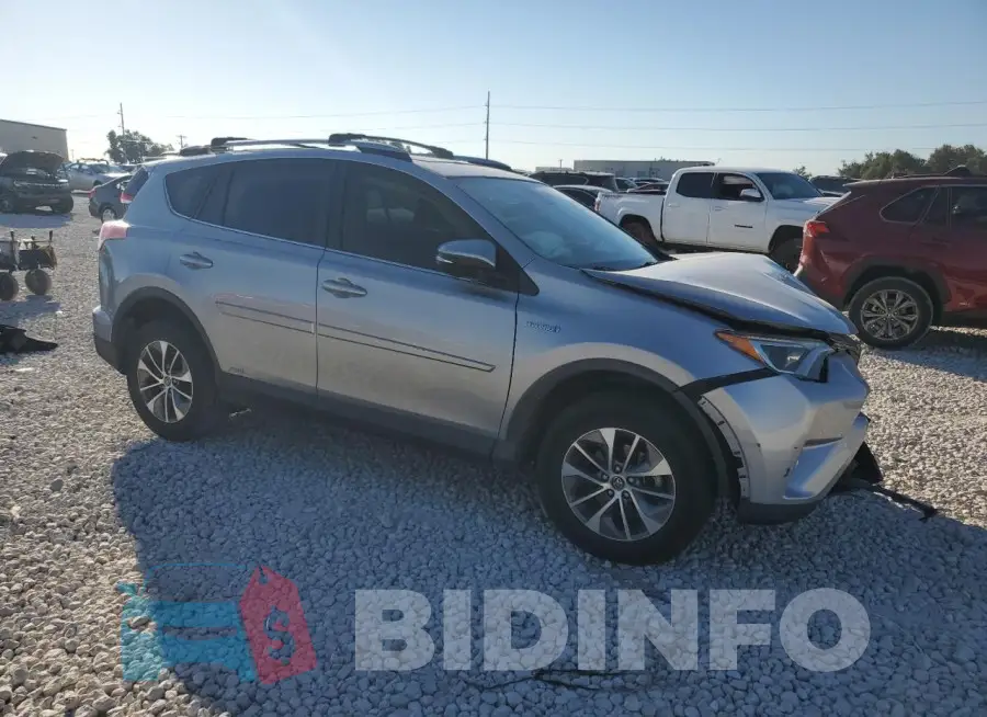 JTMRJREV0HD152927 Photo# 4