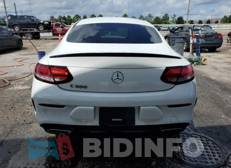 WDDWJ8DBXKF813076 Photo# 6