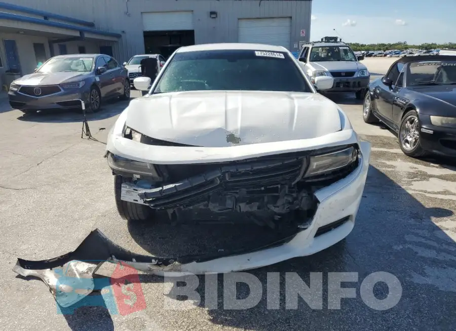 2C3CDXBG6KH752888 Photo# 5