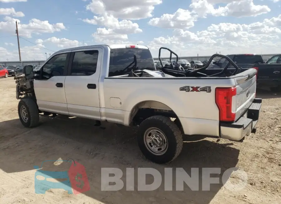 1FT7W2B69JEB65575 Photo# 2