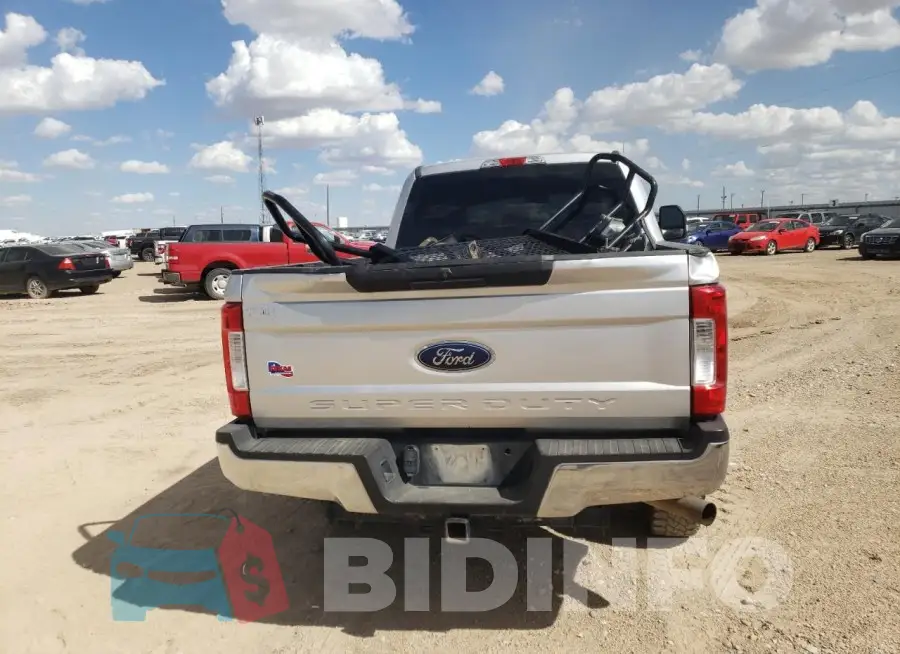 1FT7W2B69JEB65575 Photo# 6