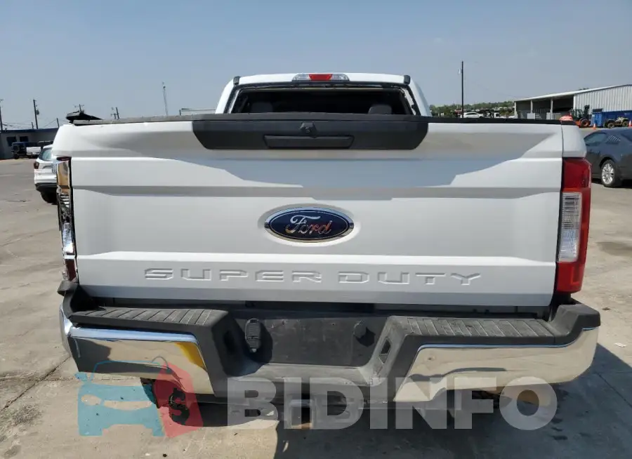 1FT7W2BT3JEB84063 Photo# 6
