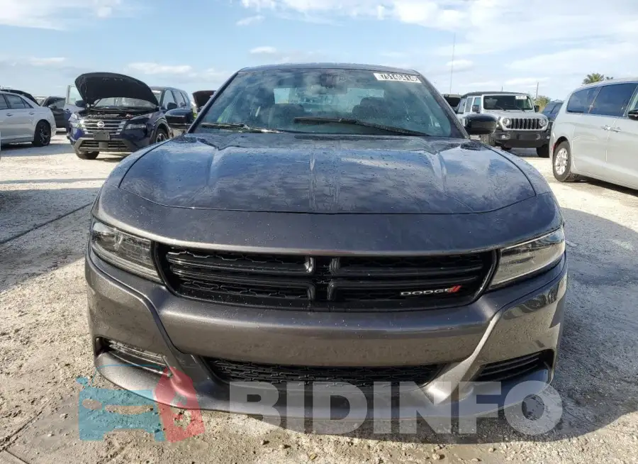 2C3CDXBGXPH704432 Photo# 5