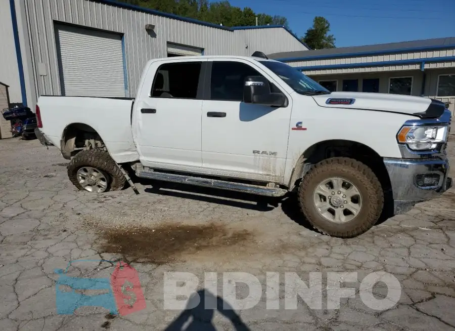 3C6UR5DL1RG105607 Photo# 4