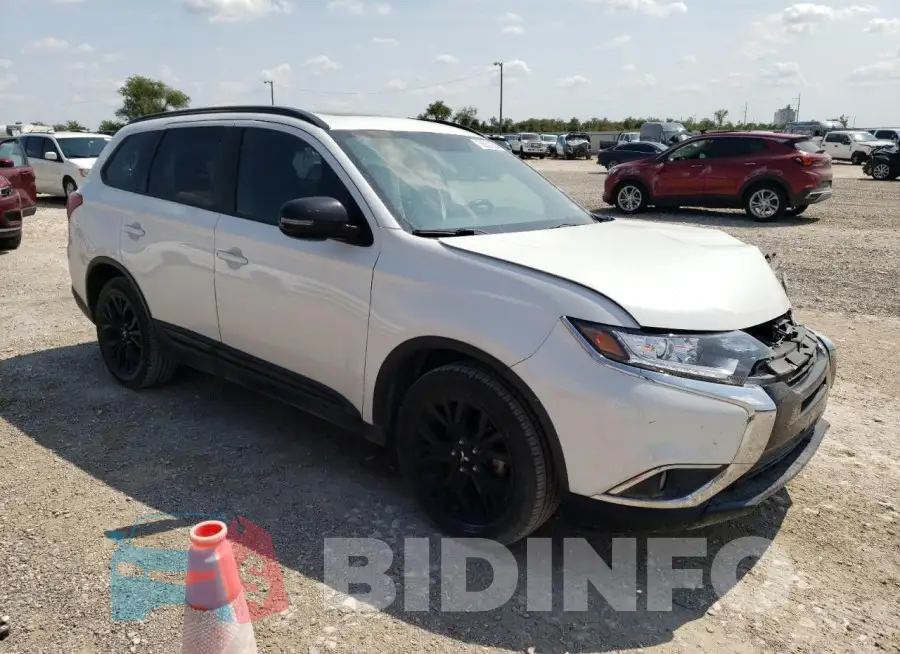 JA4AD3A37JZ054521 Photo# 4