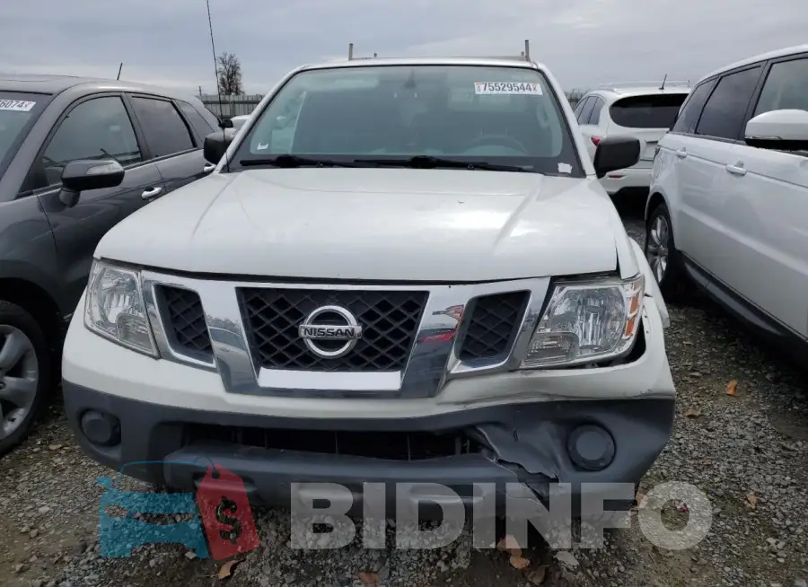 1N6BD0CT2GN735768 Photo# 5