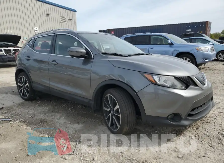 JN1BJ1CRXHW112578 Photo# 4