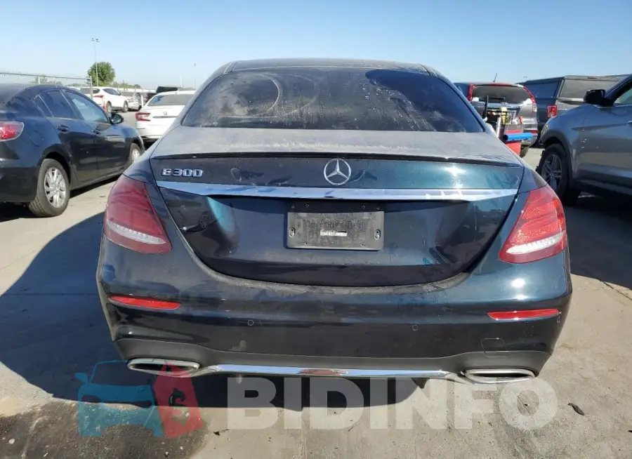 WDDZF4JBXHA128917 Photo# 6