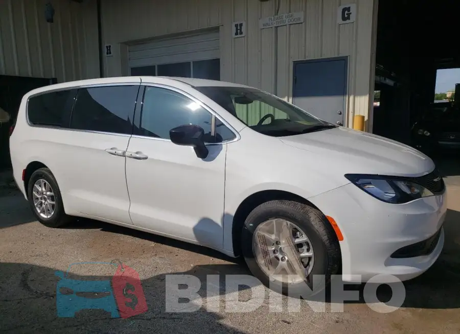 2C4RC1CG6RR152493 Photo# 4