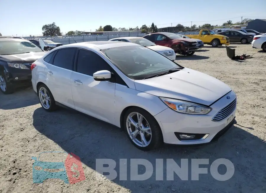 1FADP3J22GL227414 Photo# 4