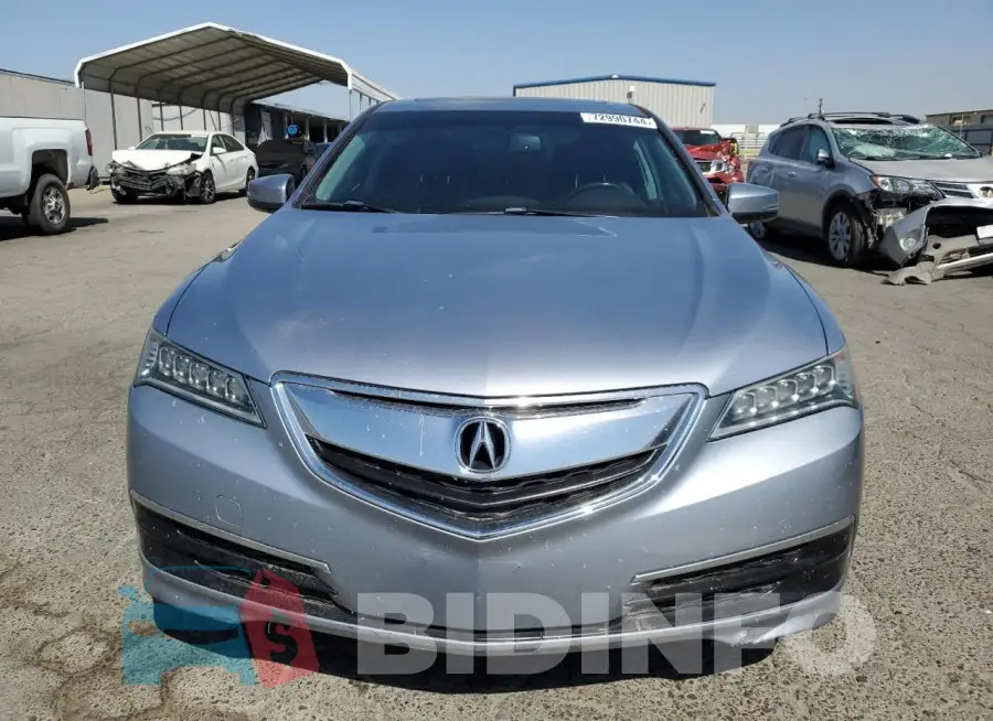 19UUB2F37GA012628 Photo# 5