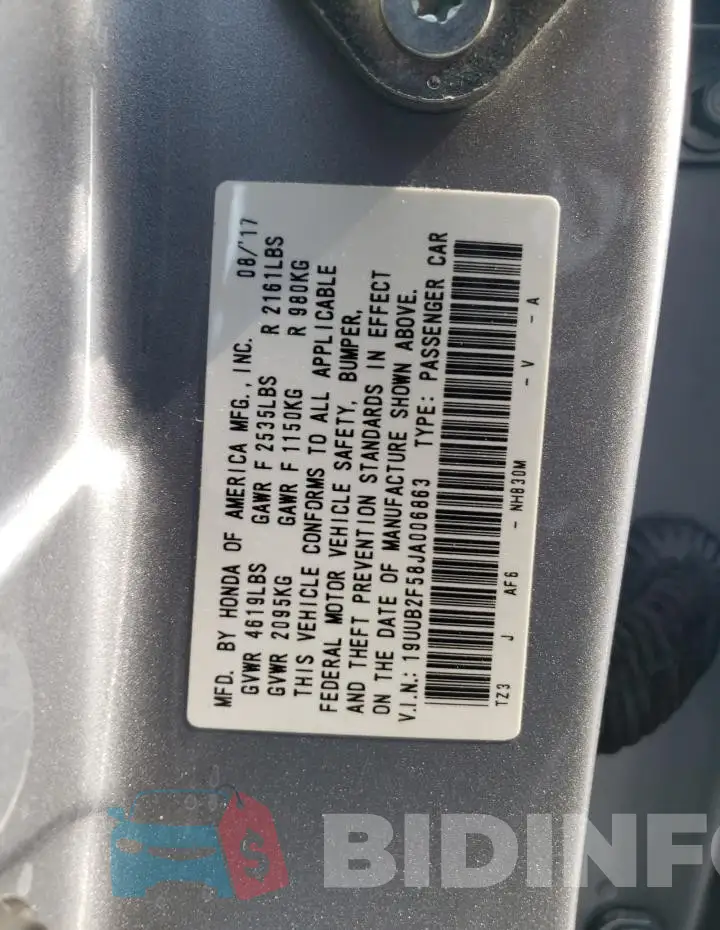 19UUB2F58JA006863 Photo# 13