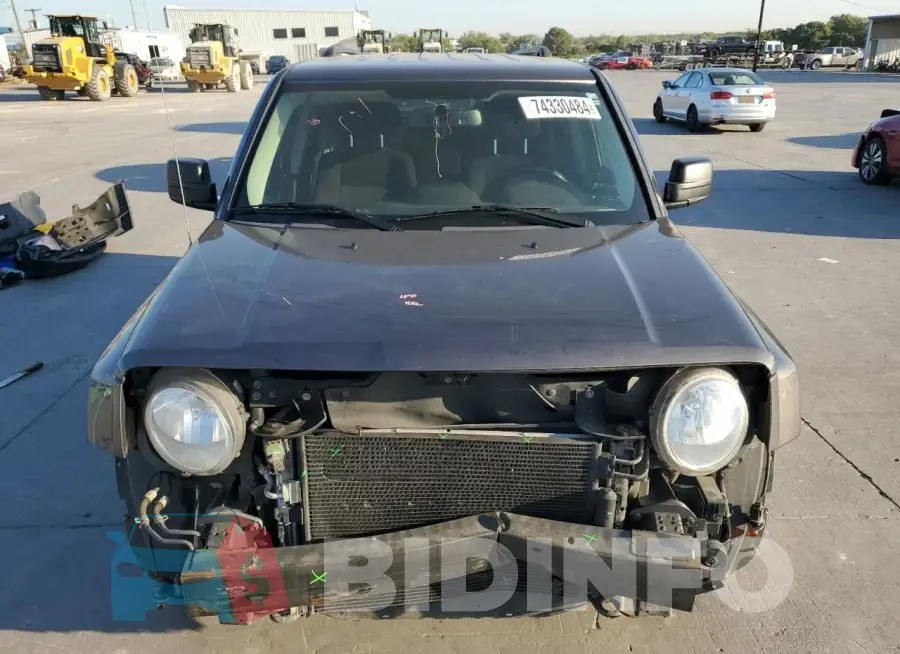 1C4NJPFB2HD183443 Photo# 5