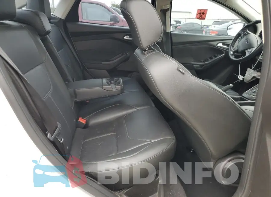 1FADP3F20GL302099 Photo# 10